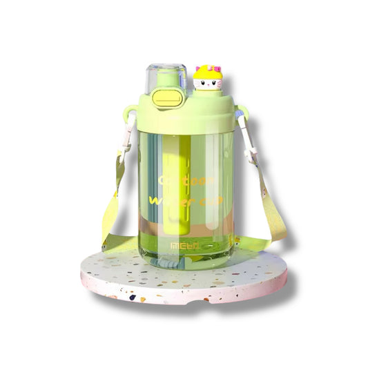 BOTELLA PLÁSTICA DE LA COLECCIÓN SANRIO CON CORREA DE 17 CM APROX