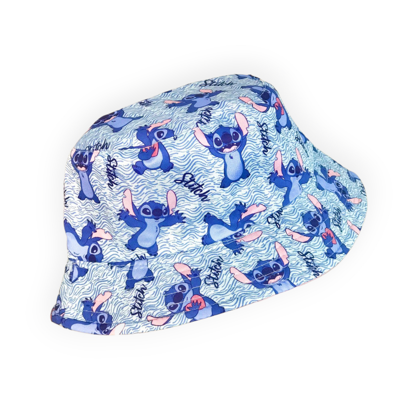 Gorro de stitch con estampados reversible 54cm de circunferencia.