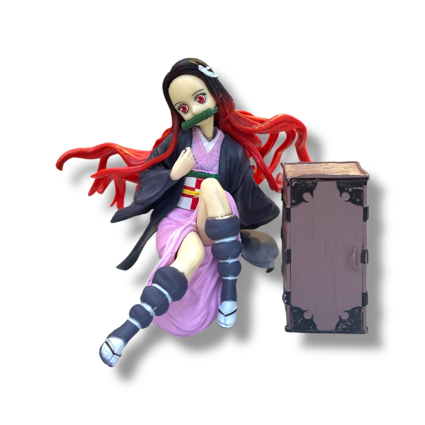 Figura de Nezuko de Kimetsu No Yaiba de 23 CM