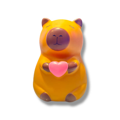 Figura plástica en forma de Capibara de 10 CM - 1 UNIDAD