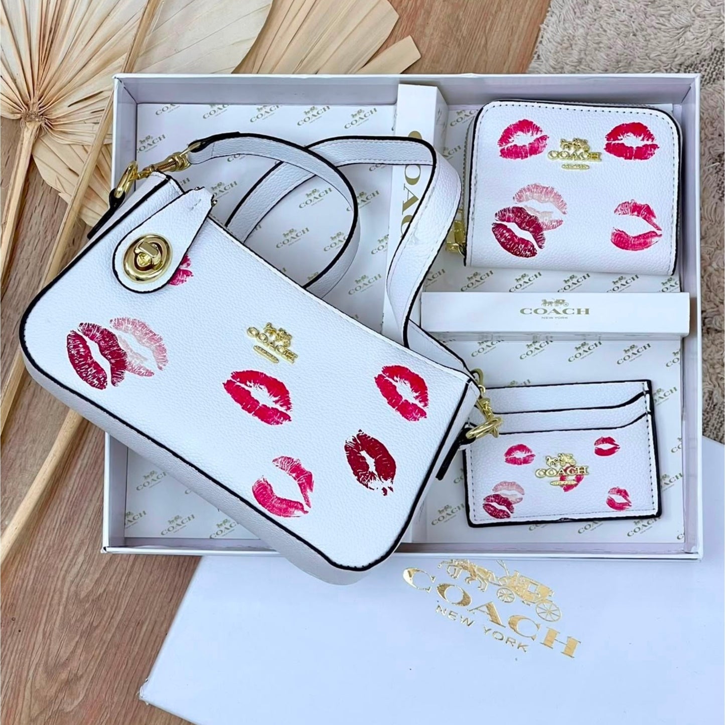 MANOS LIBRE ESTILO COACH AAA + MONEDERO + TARJETERO - DIFERENTES DISEÑOS